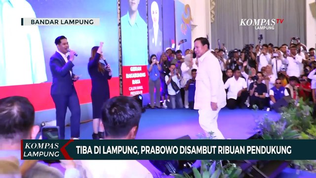 Tiba di Lampung, Capres Prabowo Disambut Ribuan Pendukung