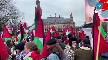 Güney Afrika'nın İsrail aleyhine açtığı soykırım davasının ikinci gün oturumları protestolarla başladı