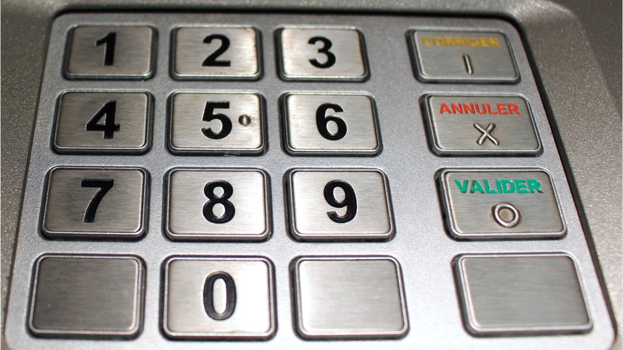 Les premiers distributeurs de billets «Cash Services" ont fait leur apparition en France