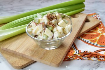 Sałatka z selera naciowego