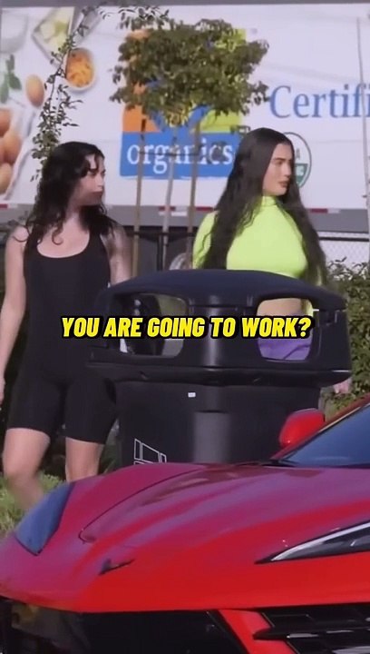 Hot Gold Digger Exposed