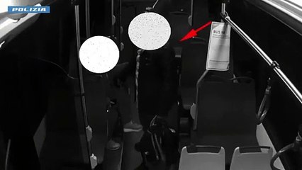 La lite, le 12 coltellate alla ex compagna e la fuga: il tentato omicidio sul bus a Milano