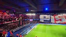 Le Tifo de PSG Milan Rend un Magnifique Hommage à Belmondo - Un Moment Inoubliable où le Football et le Cinéma Fusionnent dans une Célébration Épique