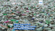 Milhares de toneladas de lixo acumulam-se no rio Drina na Bósnia