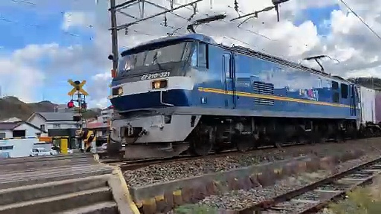 PXL_20231118_101535 69レ・69列車  69 Re and 69 Train.