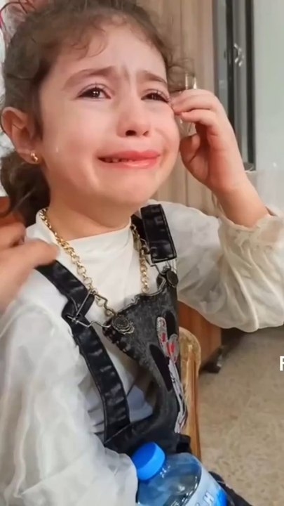 Une petite fille a refusé de quitter l’ecole avec son pere