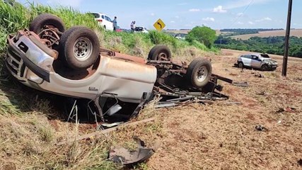 Fluence e caminhonete capotam e deixam três pessoas feridas em acidente na BR-163
