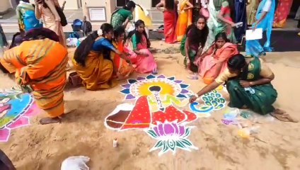 छात्राओं के पोंगल सेलेब्रेशन में ​जागरुकता के संदेश के साथ परंपरा की झलक