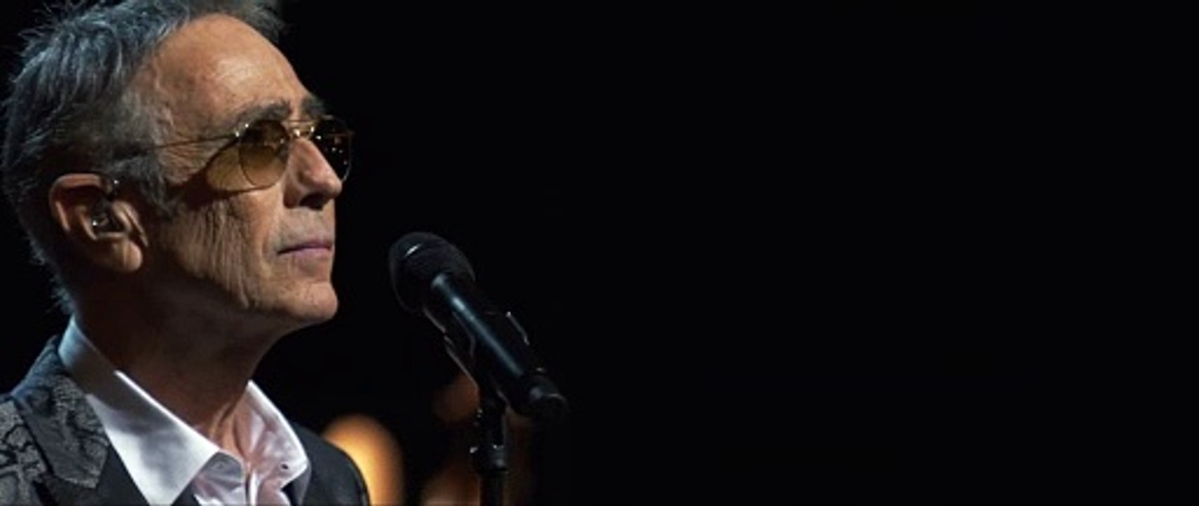 Alain Chamfort chante "Manureva" en live