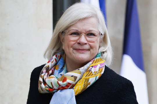 Pourquoi la nomination de Catherine Vautrin au gouvernement inquiète les associations LGBT