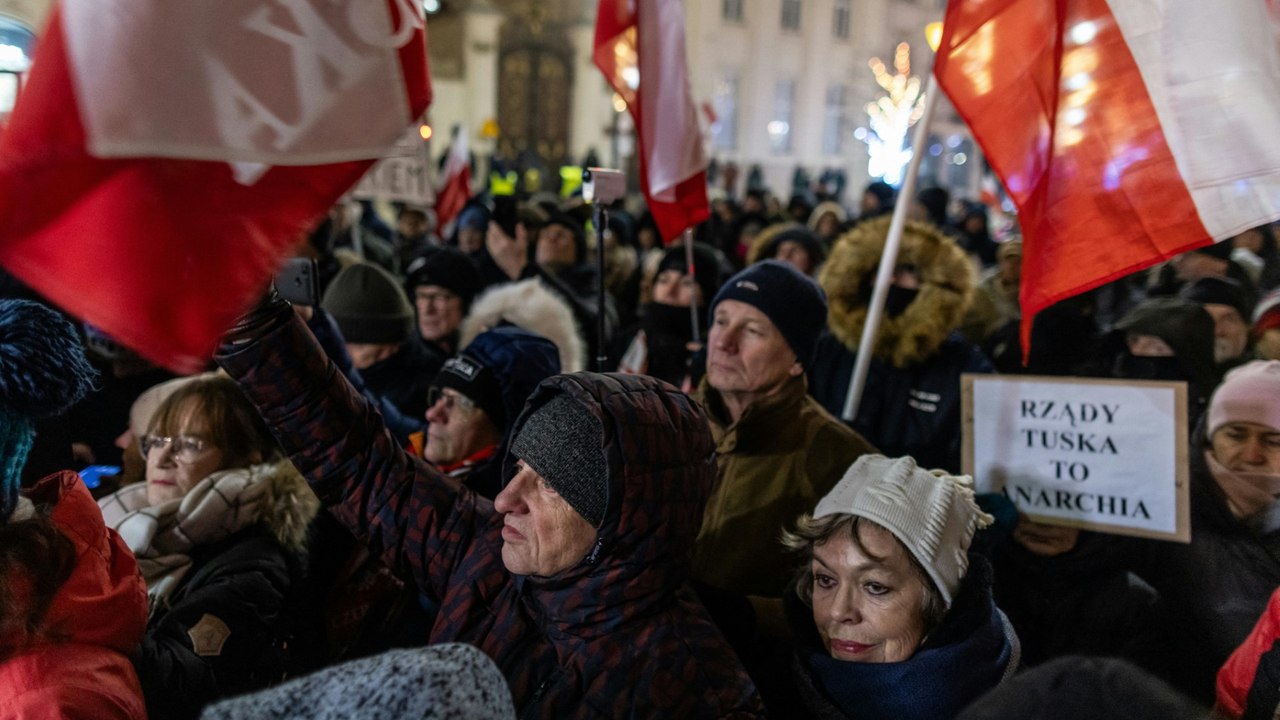 Kurz erklärt: Massenproteste und ein verhafteter Ex-Minister in Polen
