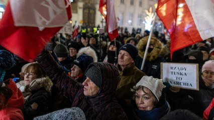 Kurz erklärt: Massenproteste und ein verhafteter Ex-Minister in Polen