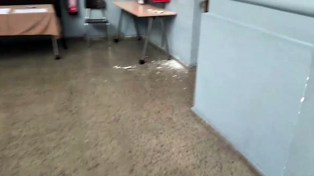 Unos ladrones roban en la parroquia de Sant Adrià