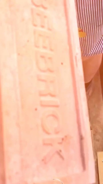 Abonne-toi pour suivre d’autres solutions positives !     @theimpactstory   Source : Beebricks