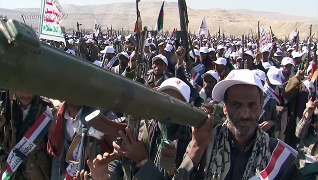 Hutíes declaran blancos legítimos a intereses de EEUU y Reino Unido por bombardeos en Yemen