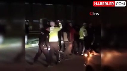 Servisçiler yol kapatma eylemi yaptı