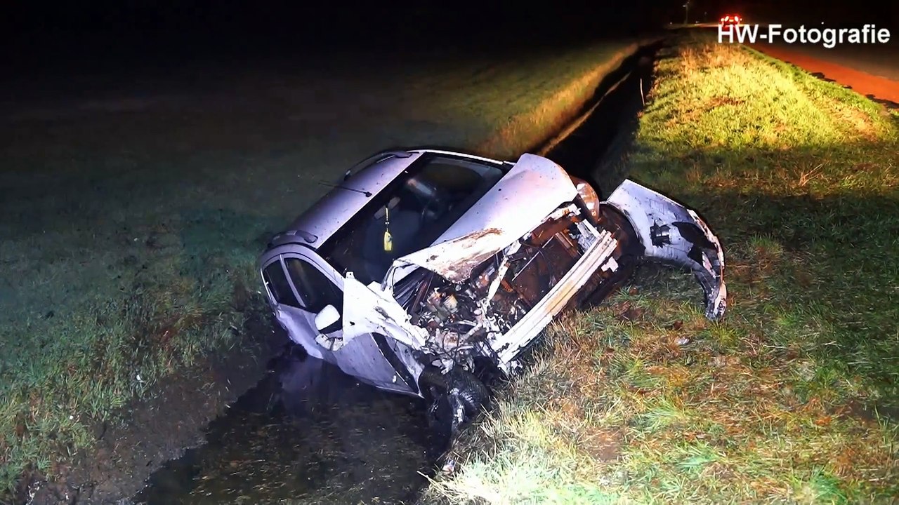 Auto in sloot bij eenzijdig ongeval op Verkavelingsweg