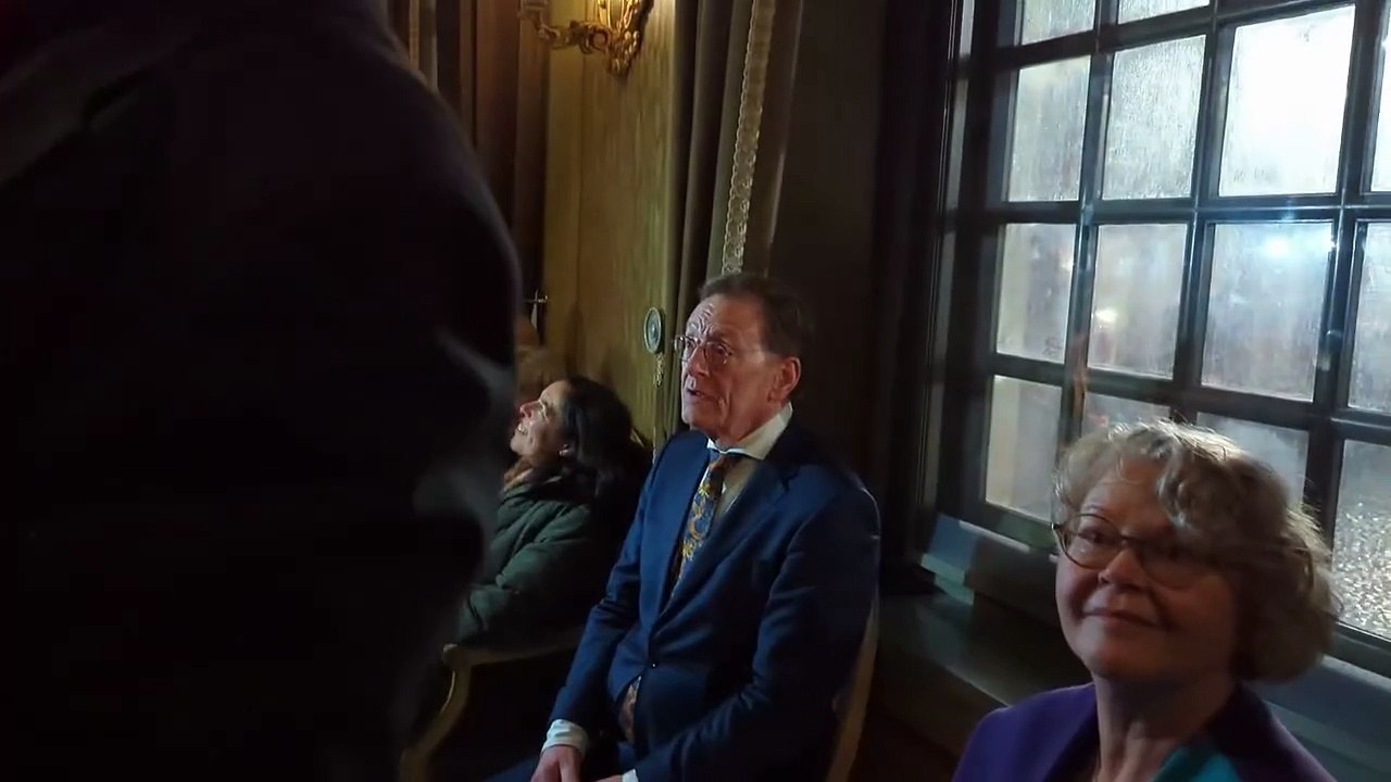 Afscheid Burgermeester Koos Janssen  Het Zeister mannenkoor zingt in de laatste minuutjes van de Burgermeester