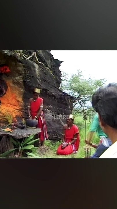 Shah Rukh Khan & Kareena Kapoor On The Sets Of Asoka