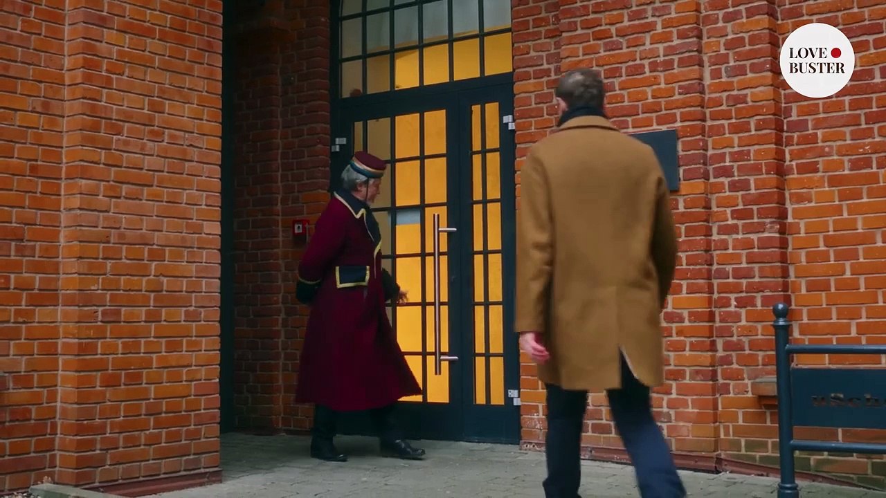 From the Streets to the Heart: Inspiring Journey of a Homeless Girl Winning a Rich Man's Heart