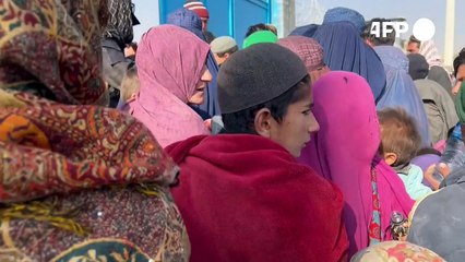 Milhões de afegãos passam fome com a chegada do inverno