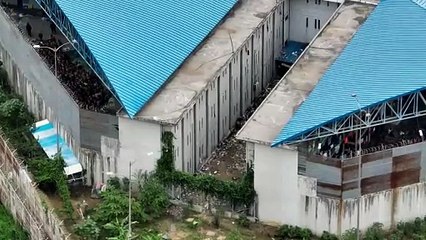 Militares entram na prisão de Guayaquil em meio à guerra contra o tráfico