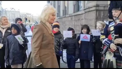 Camilla: "Re Carlo sta bene e non vede l'ora di tornare a lavoro"