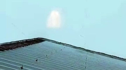 Cernusco, luce misteriosa sulla facciata di casa: ''Mai visto nulla del genere''