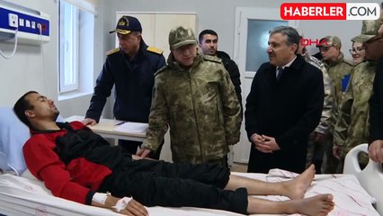 Oramiral Tatlıoğlu, Orgeneral Bayraktaroğlu ve Orgeneral Kadıoğlu, yaralanan askerleri ziyaret etti