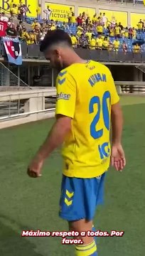 Kirian se dirige a la afición de la UD Las Palmas