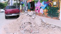Vecinos de la Emiliano Zapata piden SEAPAL retire escombro que dejó hace meses