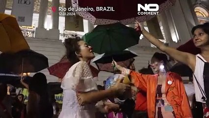 شاهد: ناشطون يتجمعون في ريو دي جانيرو تكريمًا لفنانة فنزويلية قتلت بعنف في البرازيل