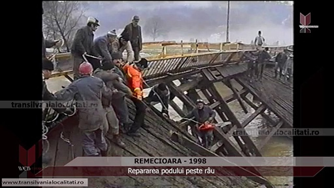 REMECIOARA 1998 - Repararea podului peste râu