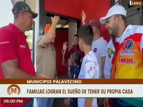 Familias lareneses reciben las llaves de sus casas gracias a la GMVV