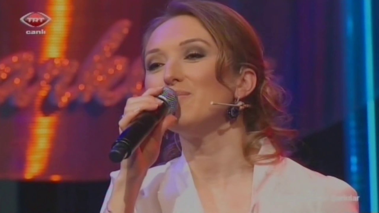 Çiğdem Yarkın / Ayrılık rüzgarı gönlüme doluyor