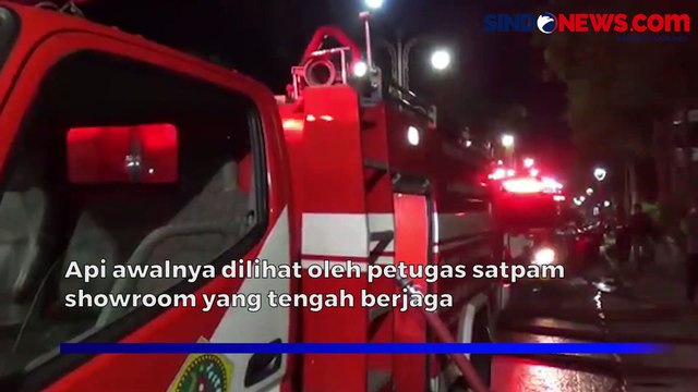 Kebakaran Hebat Melanda Gudang Kayu di Gianyar Bali
