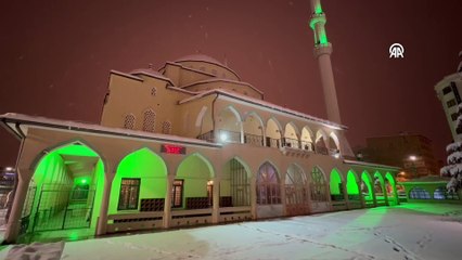 Van'da şehitler için sabah namazında dua edildi
