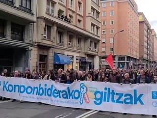 Milhares de pessoas manifestam-se em Bilbau para apoiar presos da ETA