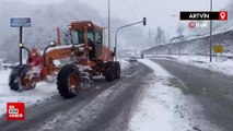 Kar yağışı Hopa-Borçka karayolunda ulaşımı olumsuz etkiledi