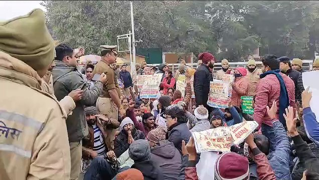 बेसिक शिक्षा विभाग लखनऊ में 69000 शिक्षक भर्ती में OBC आरक्षण घोटाला