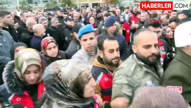 Üs noktasına sızmaya çalışan teröristlerle çıkan çatışmada şehit olan Uzman Çavuş Serkan Sayin toprağa verildi