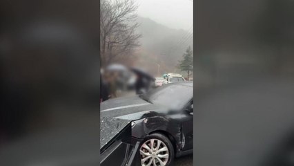 경기 성남서 승용차 9대 추돌..."빗길에 미끄럼 사고" / YTN