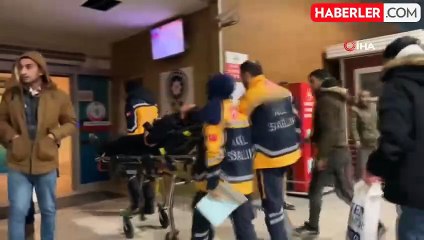 İnegöl'de yabancı uyruklu gruplar arasında bıçaklı kavga: 2 yaralı