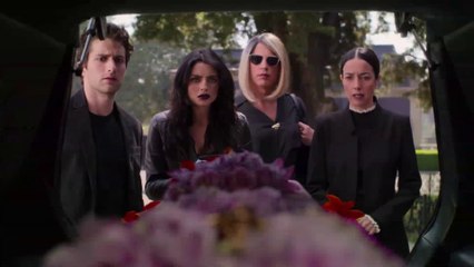Especial. La Casa De Las Flores. ❤️ ¡El Funeral! ❤️ Con Cecilia Suárez, Aislinn Derbez, Dario Yazbek, Paco León. Verónica Castro.