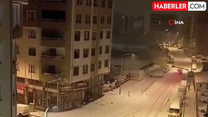 Van'da otomobilin yayaya çarptığı anlar feci kaza kamerada