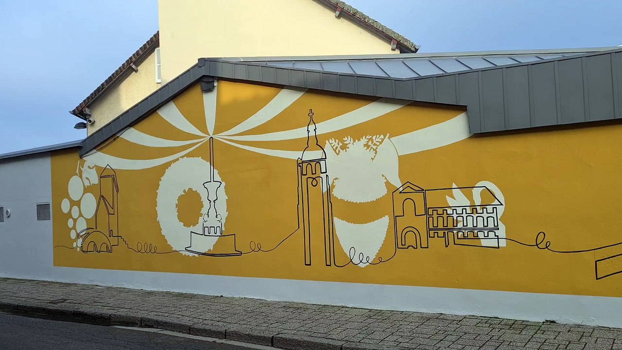 Arbois - La fresque de Patricia Lustre pour la Percée du Vin jaune 2024