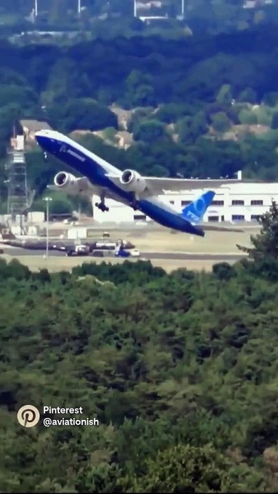 Pinterest-AviationIsh-Boeing-777x-at-Farnborough-47f76