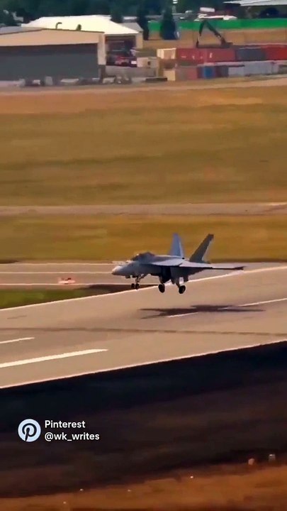 F-A-18-Take-off-Low-Fly-and-Vertical-Climbing