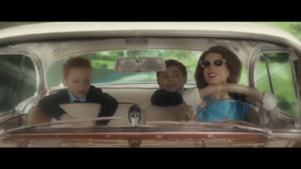 MOTHERS' INSTINCT (2024) Anne Hathaway, Jessica Chastain