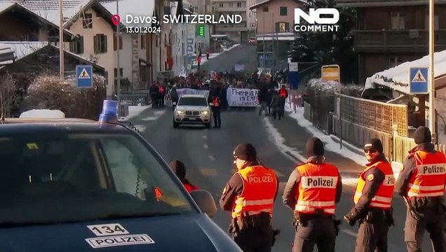 Davos, manifestazione contro il World economic forum: non si fa abbastanza per il clima